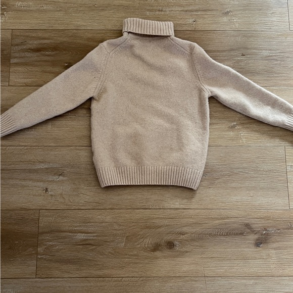 Zara Sweater - Picture 3 of 4